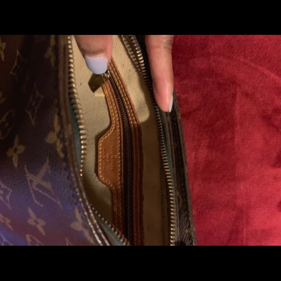 Louis Vuitton Handbags - LV Looping Monogram MM Handbag Louis Vuitton Handbags - LV Looping Monogram MM Handbag